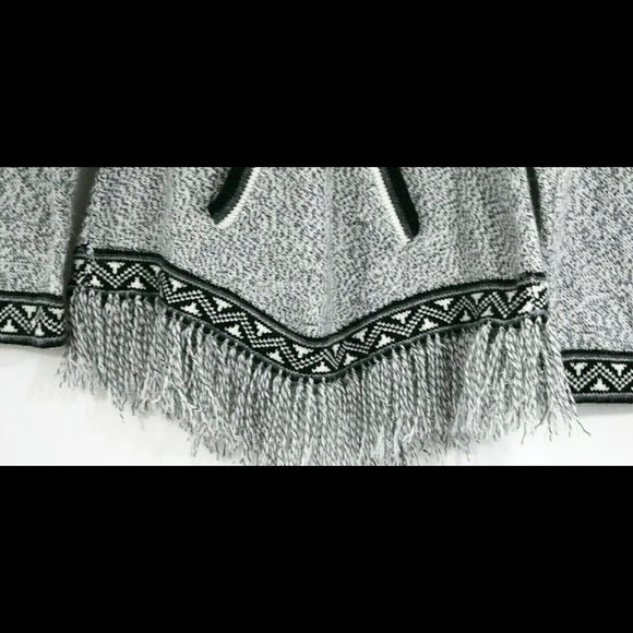 NWOT, Peruvian knitted Sweater GREY BLACK WHITE Tassel  Sz S, New withou… - Picture 6 of 8